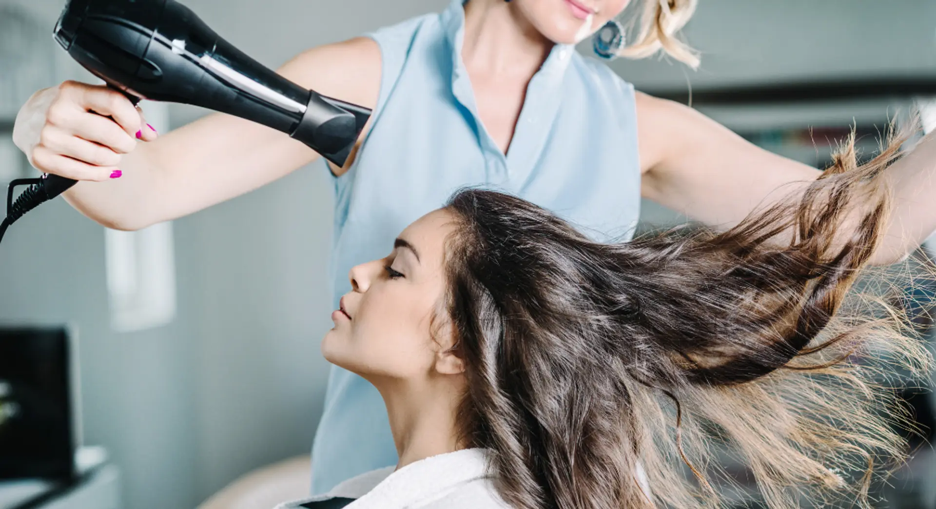 How Much Do Professional Hair Stylists Make